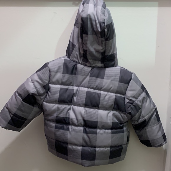 6/9M Oshkosh B’gosh Puffer Jacket - Picture 4 of 4